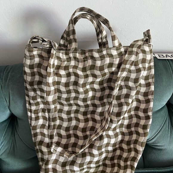 BAGGU Canvas Tote Bag Brown White Geometric Wave Pattern - Picture 4 of 5